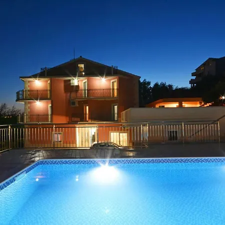 Apartman Lucic Apartman *