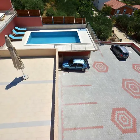 Apartman Lucic *