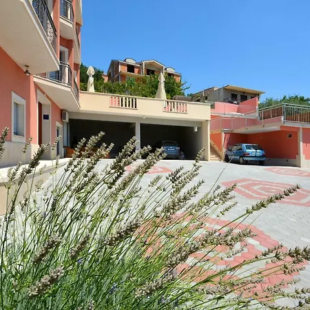 Apartment Apartman Lucic Split