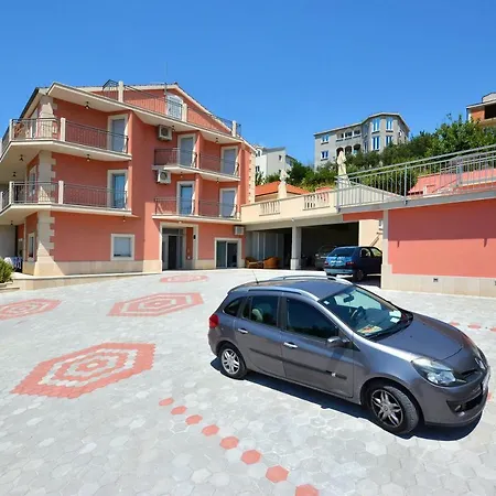 Apartman Lucic *