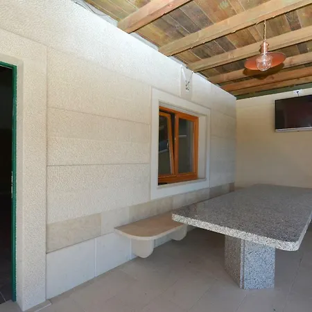 Apartman Lucic Apartment