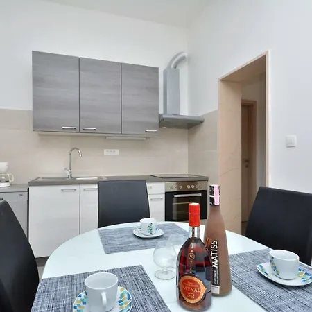 Apartment Apartman Lucic